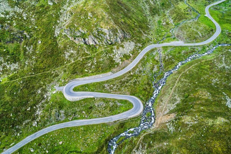 Weite Linien: Flüelapass