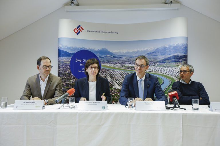 Geschäftsführer Markus Mähr, die St. Galler Regierungsrätin Susanne Hartmann, Landeshauptmann Markus Wallner und IRR-Jurist Sanjay Doshi.⇒IRR/Eva Rauch