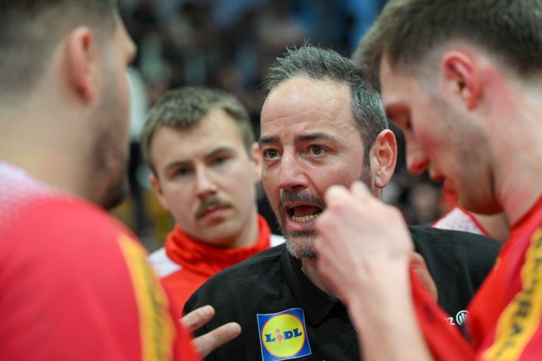 Iker Romero (Mitte) und sein Team treffen im WM-Play-off auf Polen.⇒Gepa
