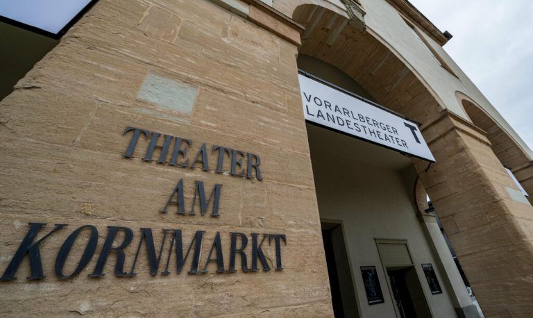 Nach zehn Jahren Intendanz steht am Vorarlberger Landestheater ein Wechsel bevor.⇒Hartinger