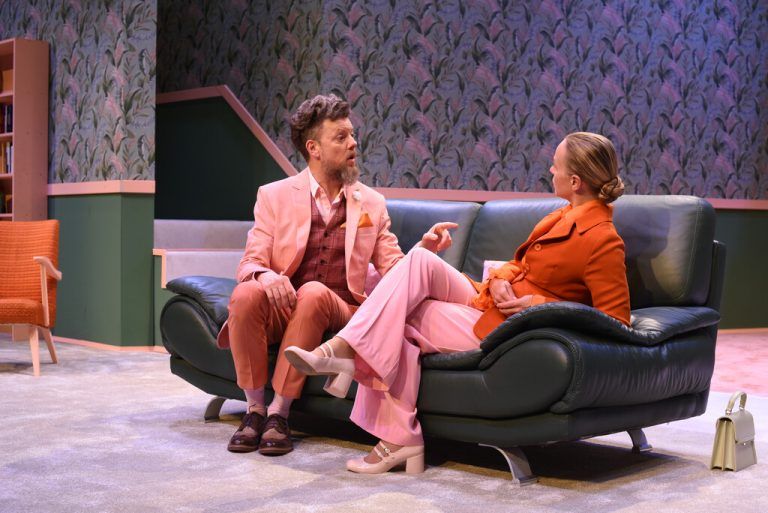 Premiere für „Kleine Eheverbrechen“ im Theater Kosmos.⇒Leissing