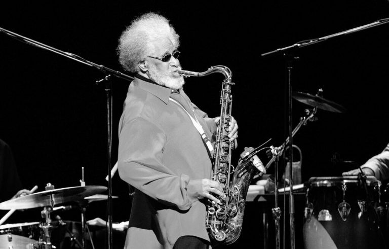 Sonny Rollins während einem Konzert in Tokio, 2010. Miles Davis nannte ihn „den größten Tenorsaxofonisten aller Zeiten“.⇒ap