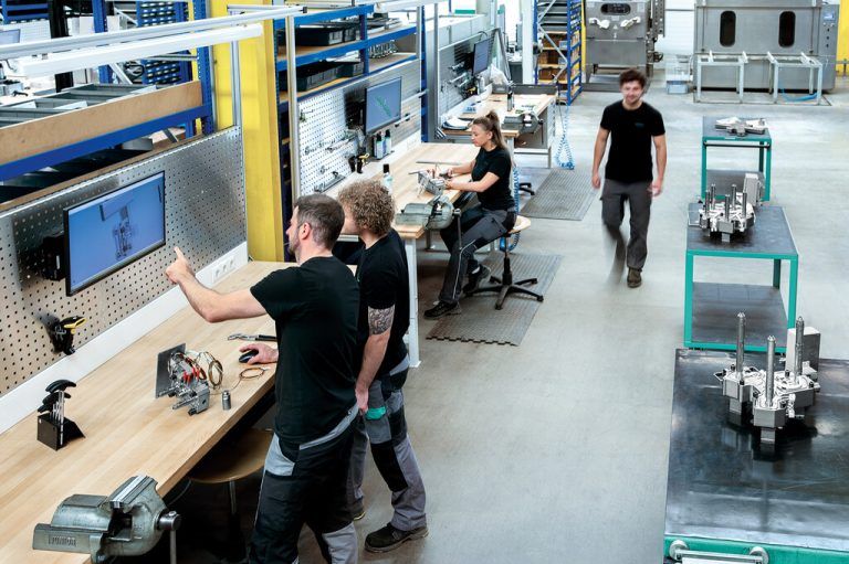 Systemarbeitsplätze am Standort Wolfurt.⇒Meusburger