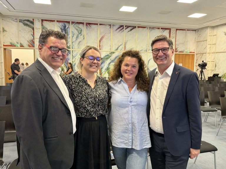 Arthur, Melanie und Andrea Tagwerker mit Reinhold Einwallner (v.l.).