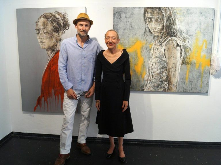 Der französische Künstler Thierry Dalat und Galeristin Sylvia Janschek.Ritter (7)
