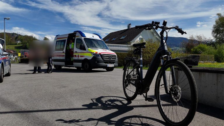 Der Verunfallte wurde mit schweren Verletzungen ins LKH Feldkirch eingeliefert.⇒Symbolbild/Shourot