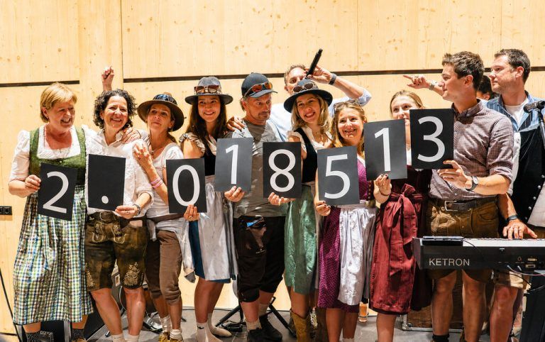 Große Freude bei den Organisatoren: An diesem Abend wurde die Spendensumme von mehr als zwei Millionen Euro für Familien und Kinder im Montafon gefeiert. Lutz (7)