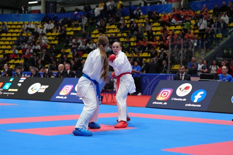 Hanna Devigili holte Gold in Wien.⇒Karate insights