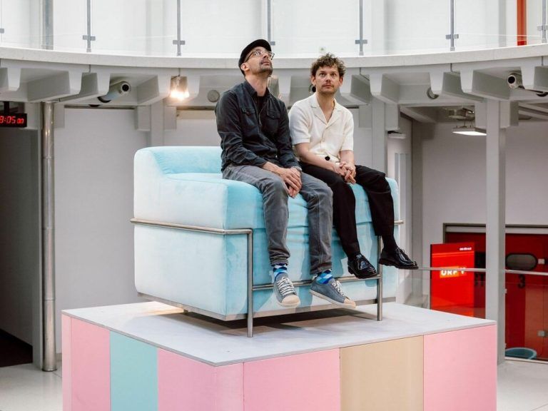 Kunst zum Anfassen: Künstler Mathias Garnitschnig und Schauspieler Luzian Hirzel. Mathis (7)