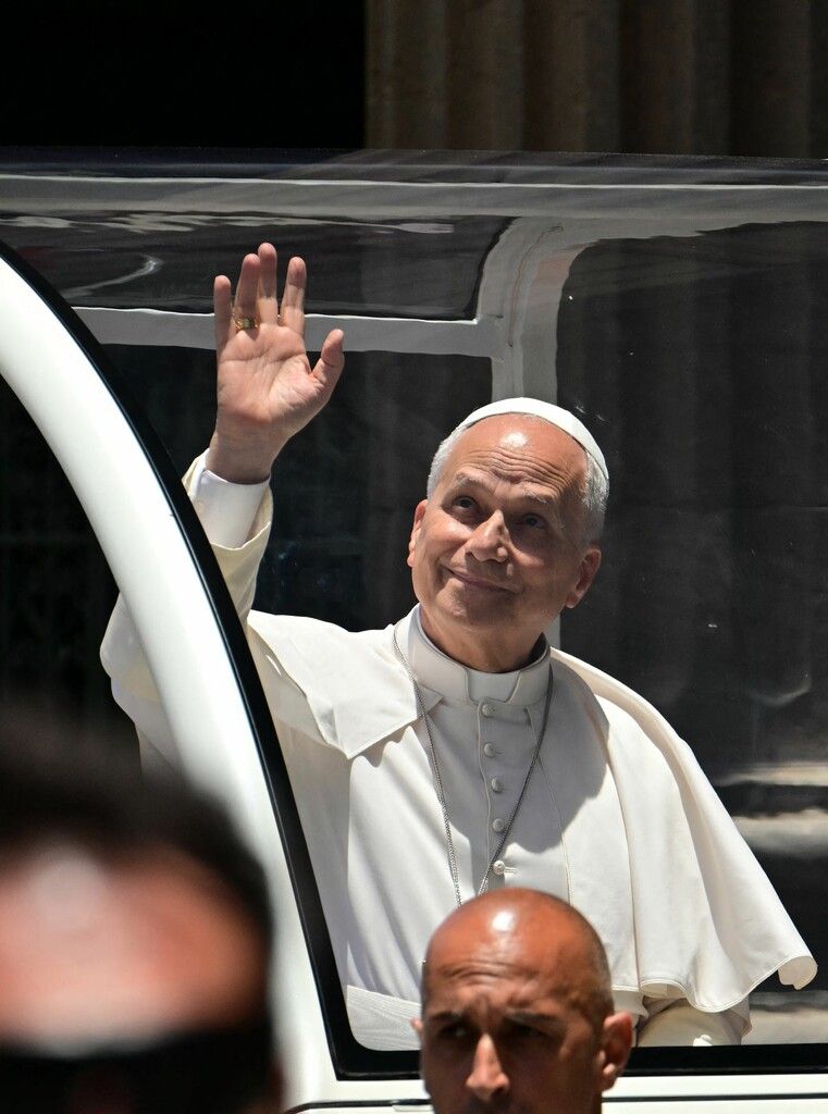Papst Leo XIV. besuchte auf Gran Canaria Migranten sowie Helfer von Kirche und Hilfsorganisationen und forderte sichere und legale Wege für Migration. ⇒apa